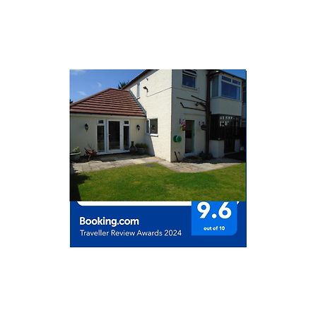Tea In Liverpool - Private - Quiet - Ground Floor - En-Suite - Walk-In-Shower Exterior photo