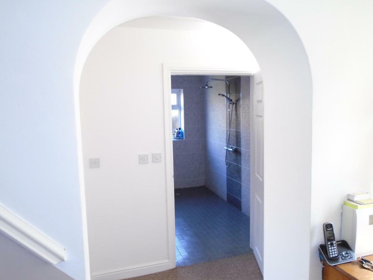 Tea In Liverpool - Private - Quiet - Ground Floor - En-Suite - Walk-In-Shower Exterior photo