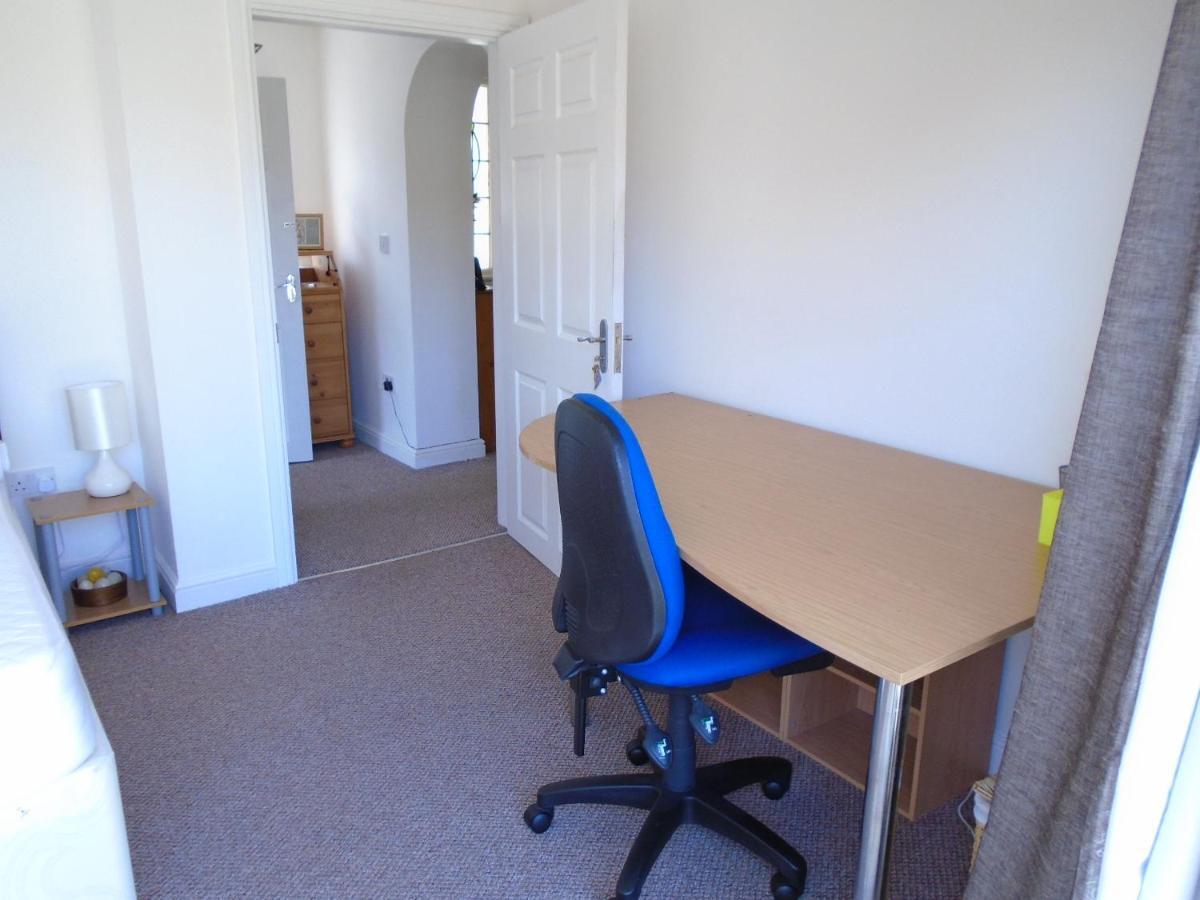 Tea In Liverpool - Private - Quiet - Ground Floor - En-Suite - Walk-In-Shower Exterior photo